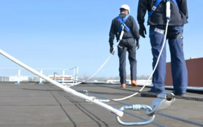 Líneas de vida en trabajos en altura: tipos, normativa, uso correcto y errores críticos